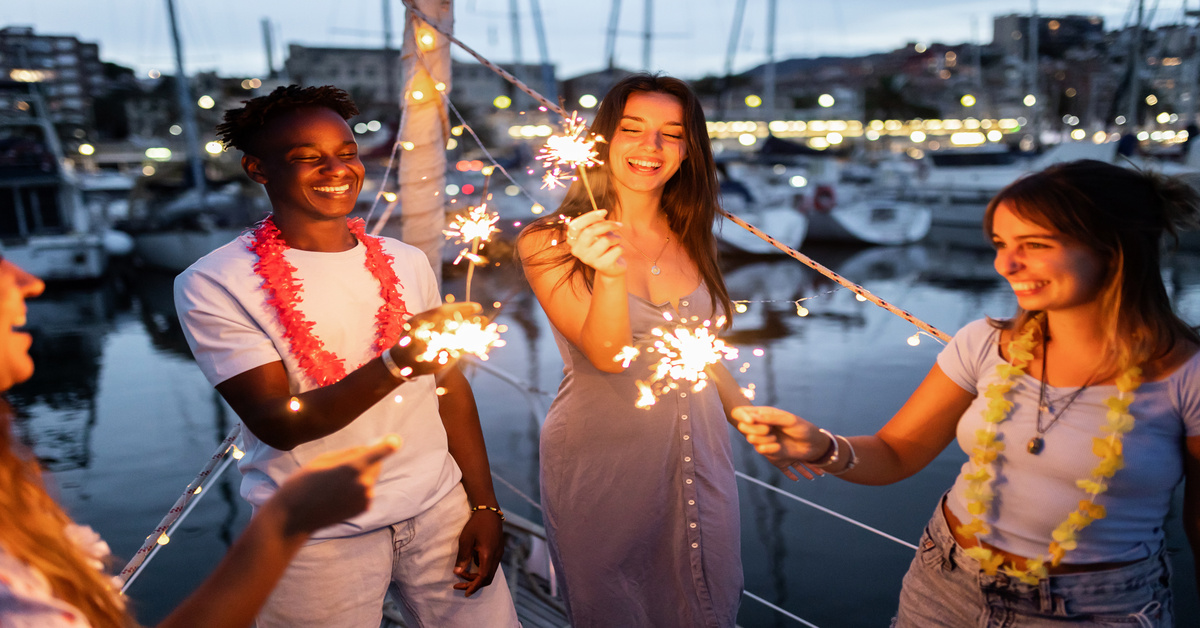 The Dos and Don’ts of Celebrating New Year’s Eve on a Boat
