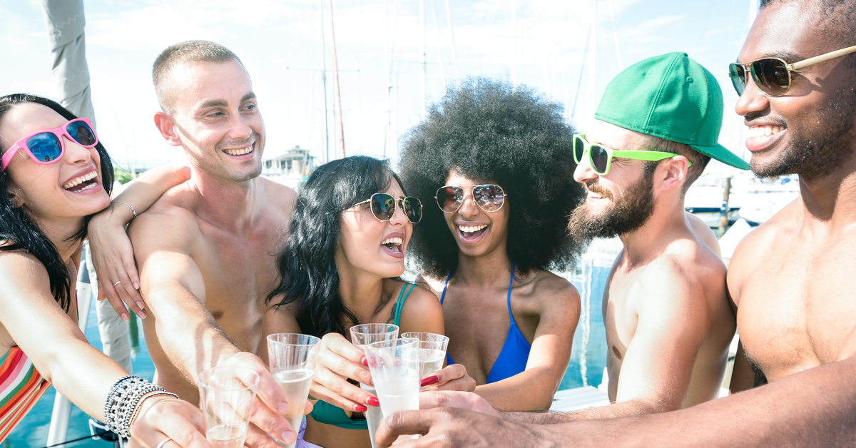 3 Ideas for Throwing the Best Birthday Party on a Pontoon