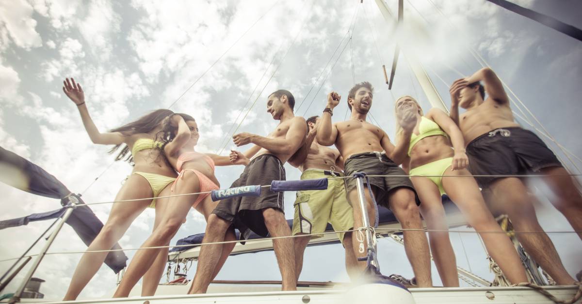 4 Best Boat Party Games To Play With Large Groups