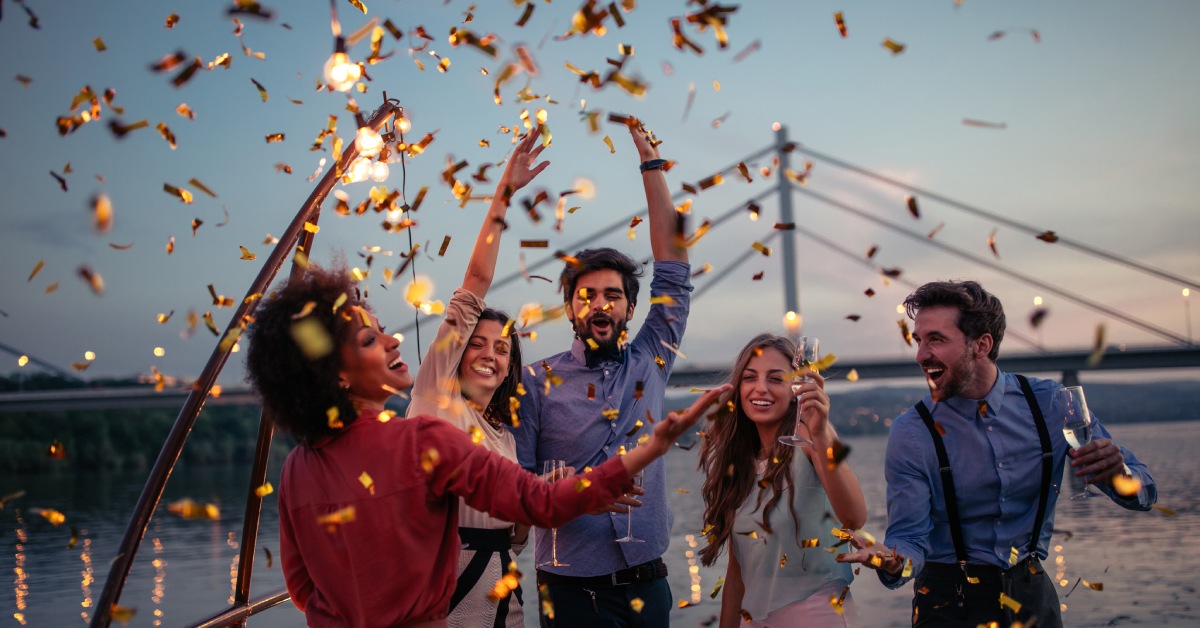 3 Reasons You Should Book Someone a Surprise Party Boat