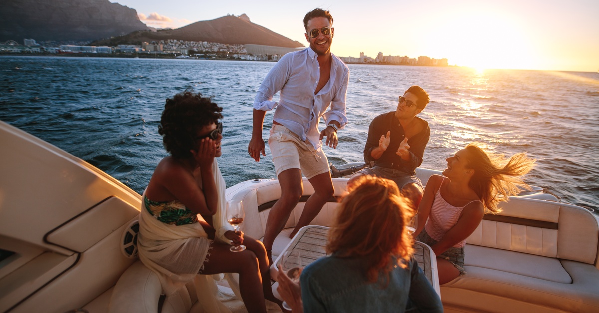 Your Guide to Choosing the Perfect Boat for Your Group Size