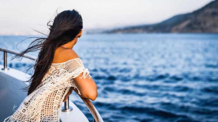 WHY YOU DEFINITELY WANT A PARTY BARGE