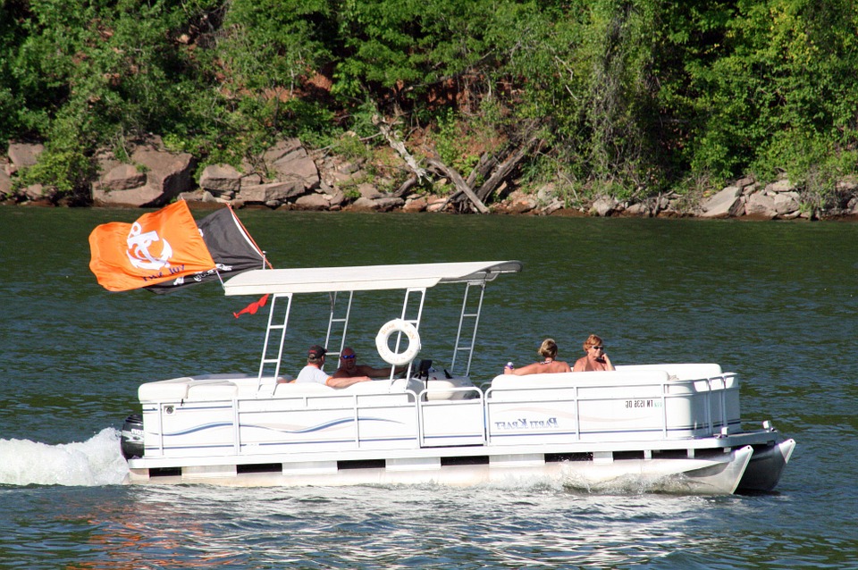 3 EVENTS THAT CAN BE CELEBRATED ON A PONTOON BOAT